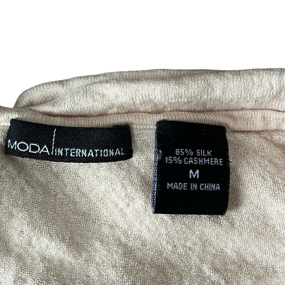 Moda International Medium (Fits like small) Light Peach Short Sleeve Sweater Bow - Picture 7 of 7